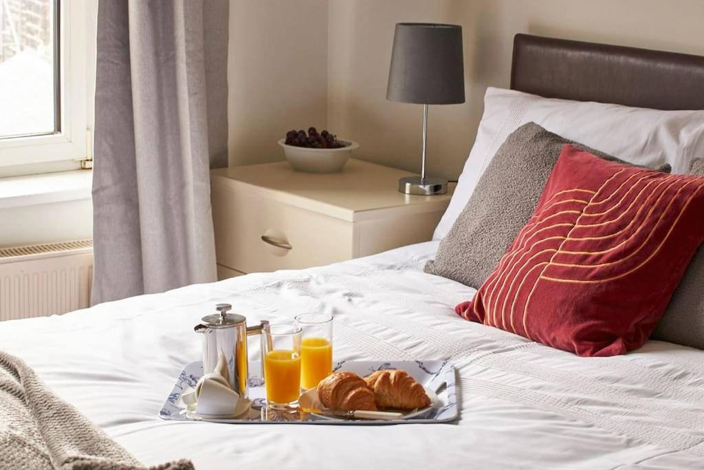 Comfy Big 7 Bedroom Townhouse Harrogate Esterno foto