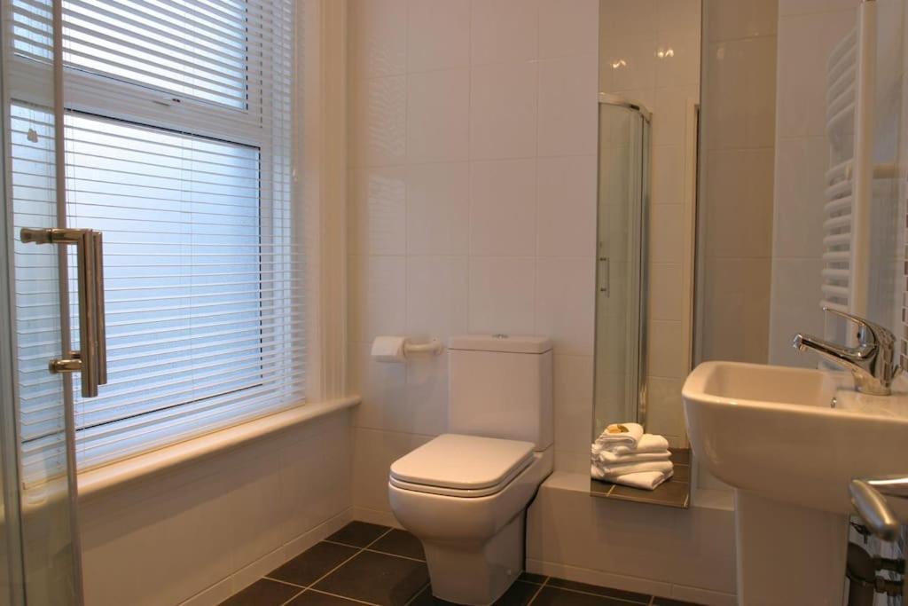 Comfy Big 7 Bedroom Townhouse Harrogate Esterno foto